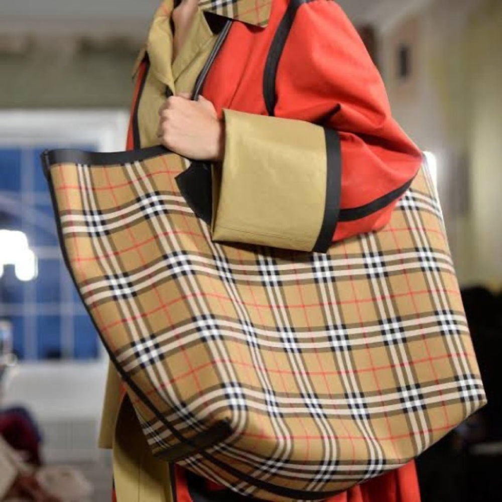 BURBERRY